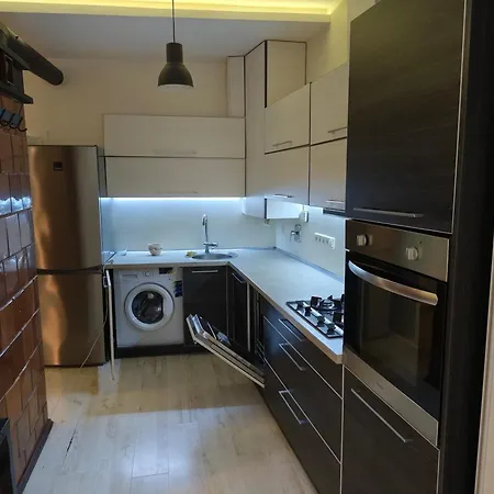 Apartament Stylish 2-room Near Old Town Parking